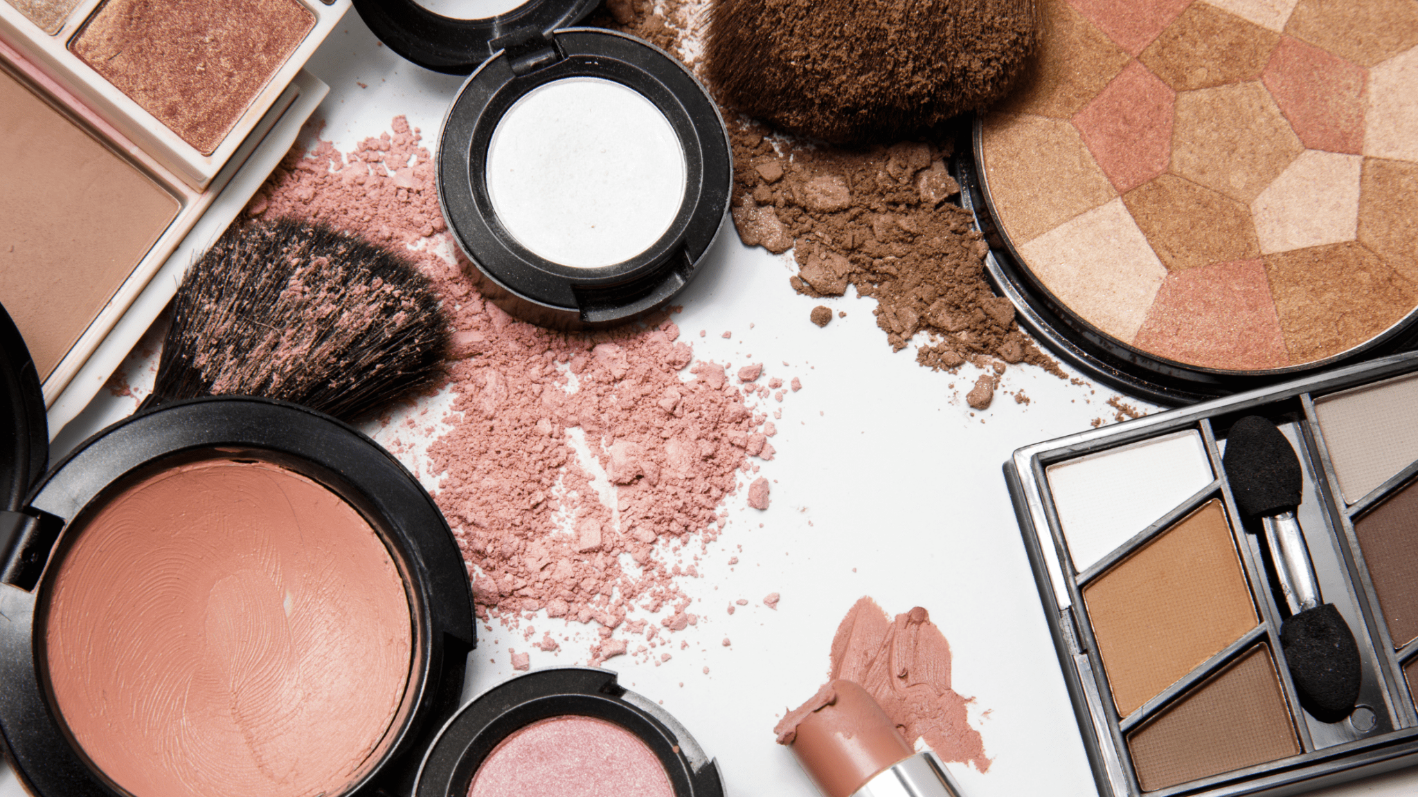 How to Switch to Cleaner Makeup - Free Living Co