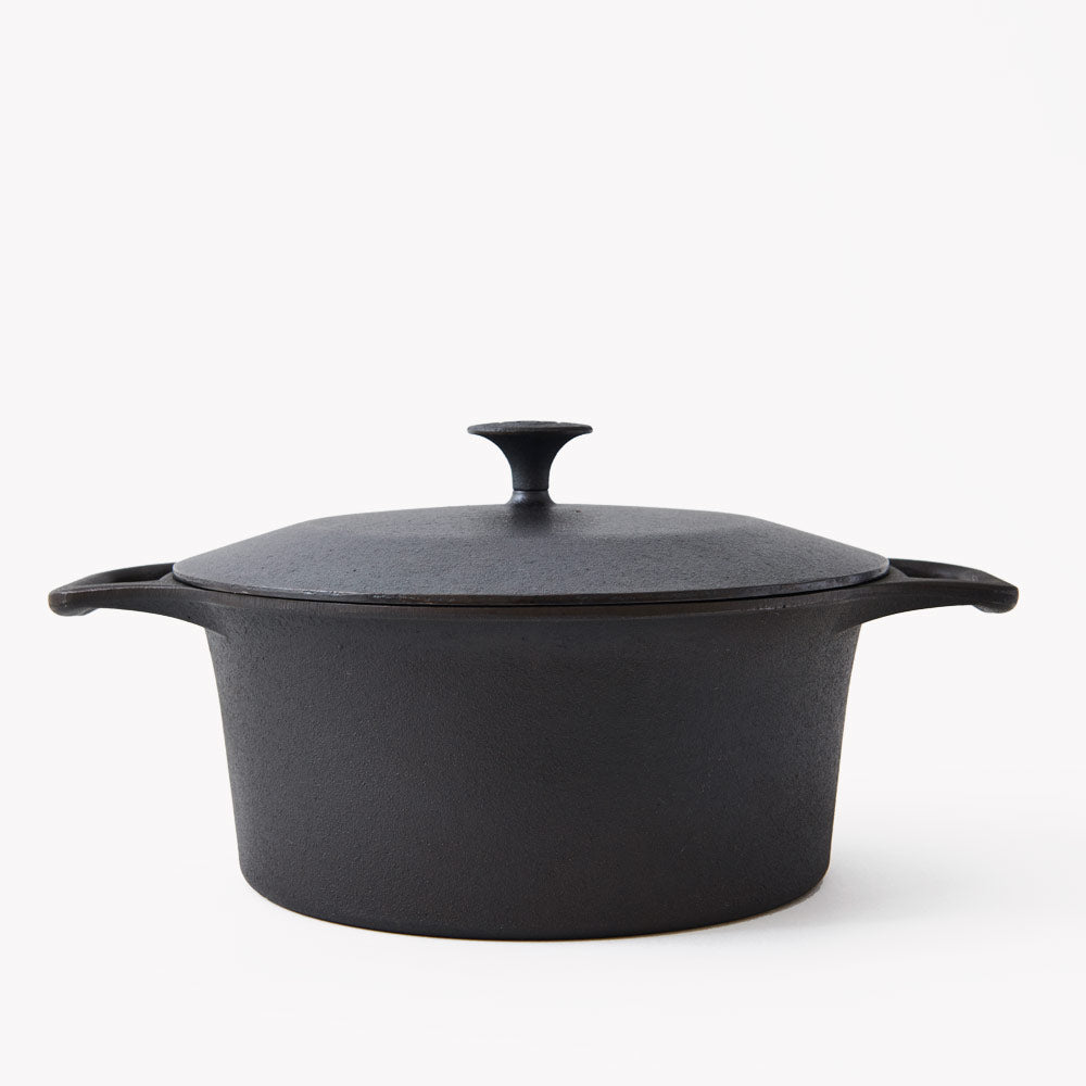 No.8 Cast Iron Dutch Oven - Free Living Co