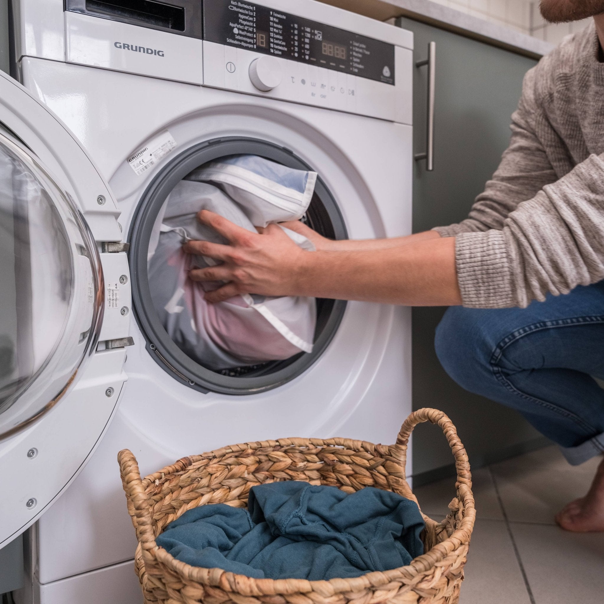 Washing Bag - Sustainable Microfiber Catching Laundry Bag - Free Living Co