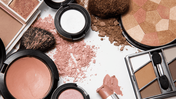 How to Switch to Cleaner Makeup - Free Living Co