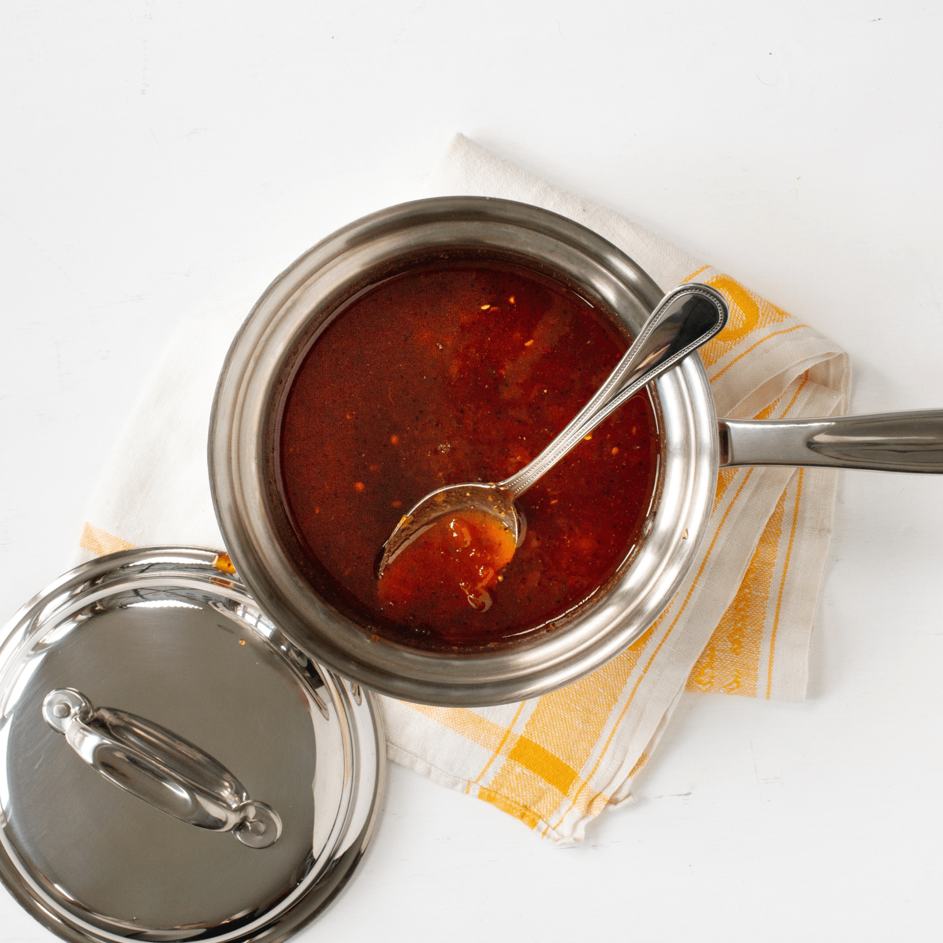 2 Quart Saucepan with Cover - Free Living Co