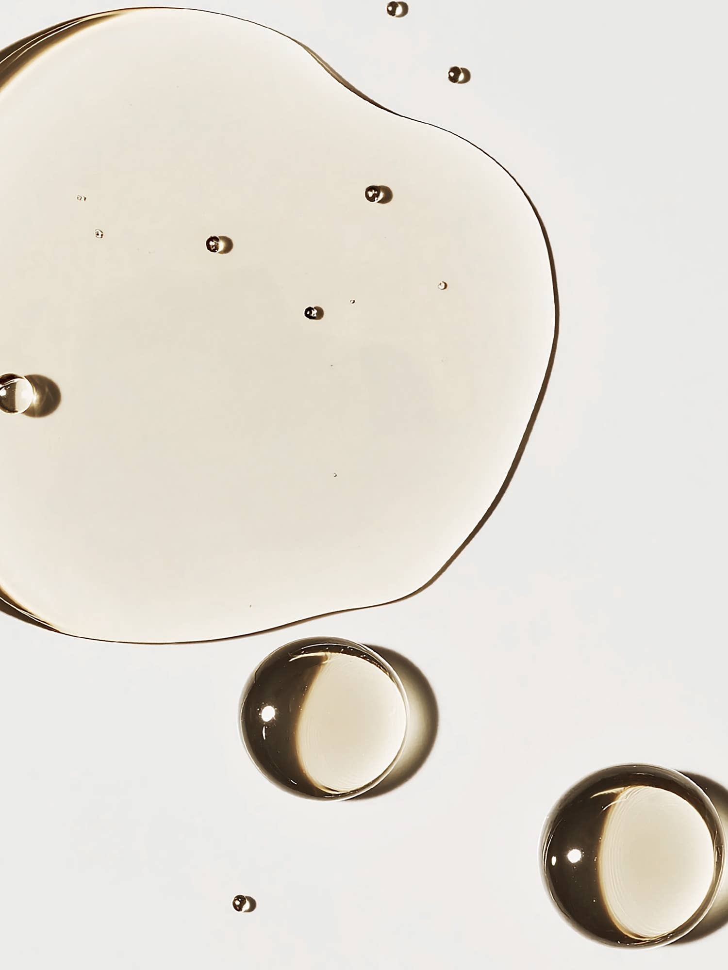 Pure Radiance No 10 Clean Fragrance Roller close-up of roller ball applicator tip