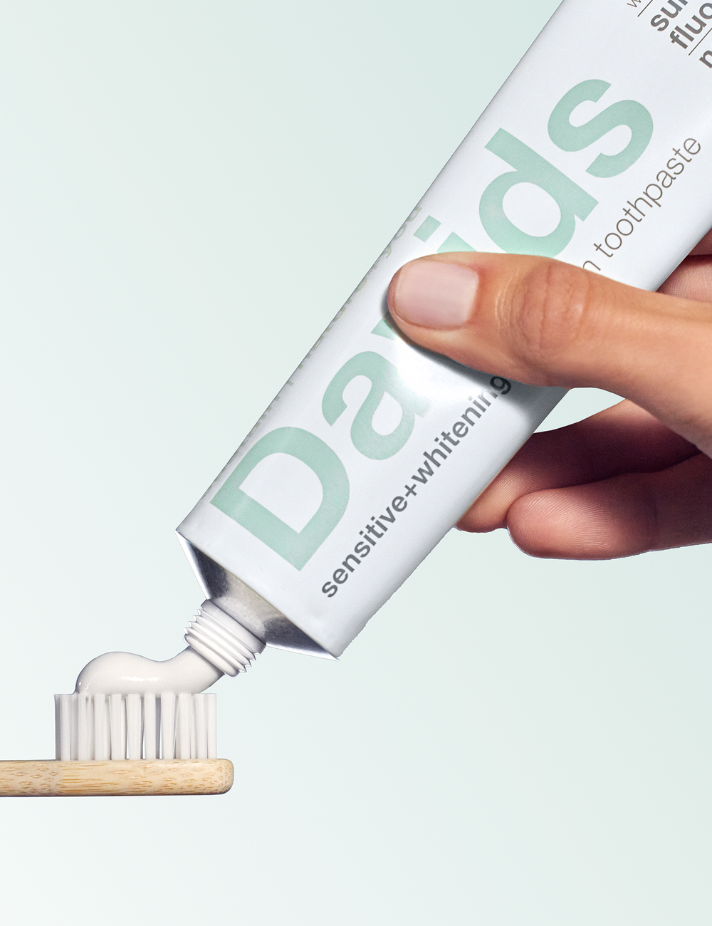 Davids sensitive+whitening nano-hydroxyapatite premium toothpaste / peppermint / 4 oz