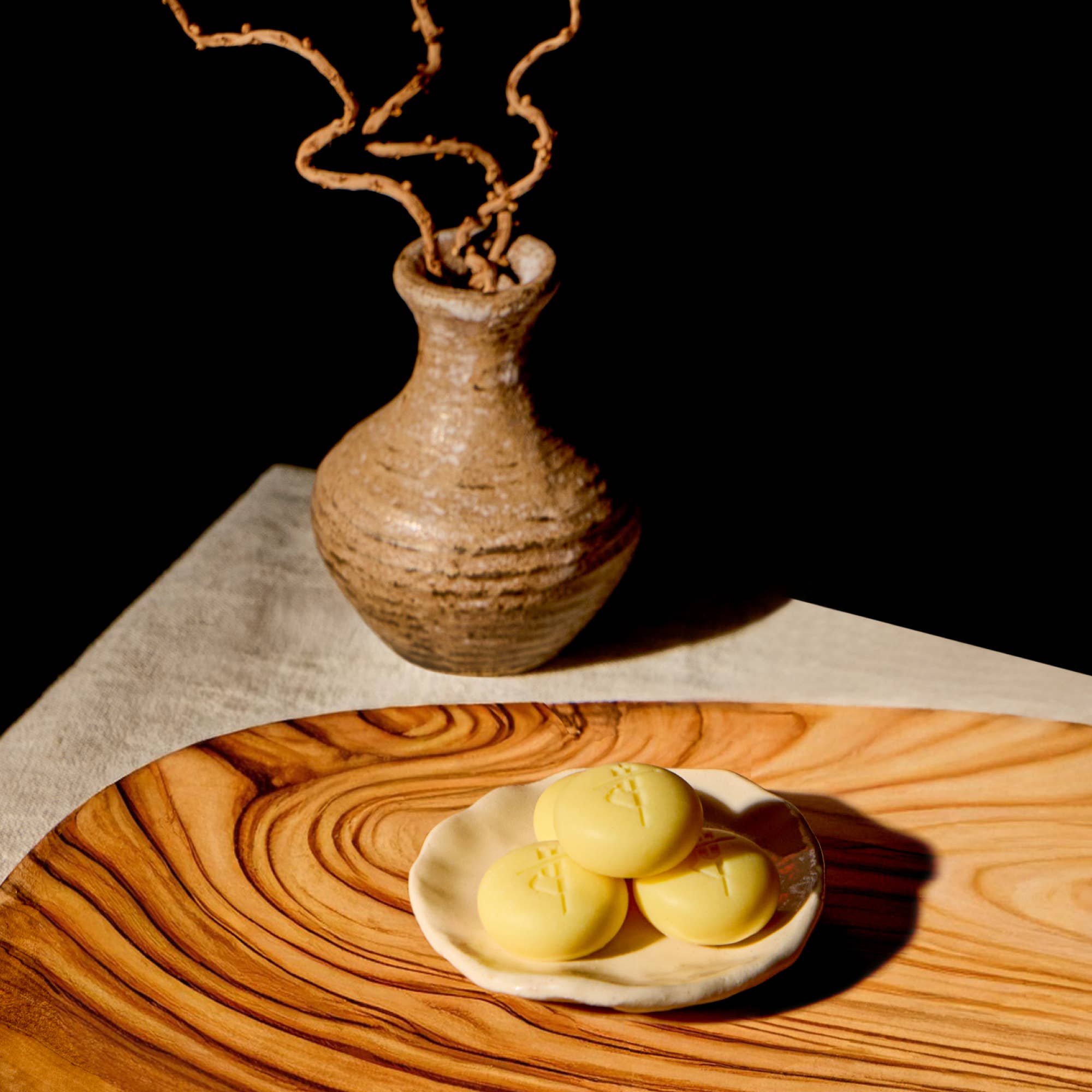 Amber & Vanilla Pebble | Deep Moisturizing Bath & Shower Oil - Free Living Co