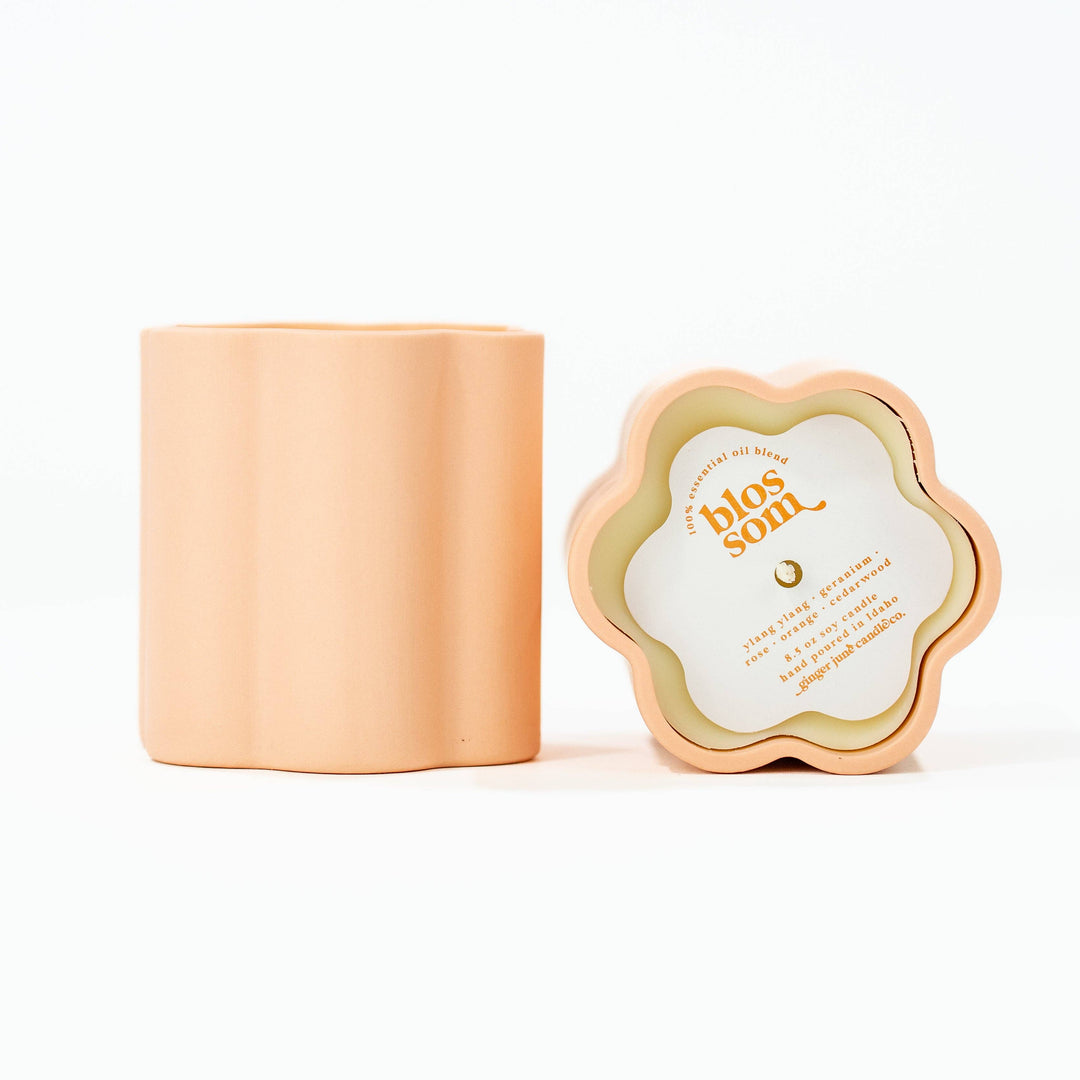 Daisy Candle • 100% essential oil soy pillar candle - Free Living Co