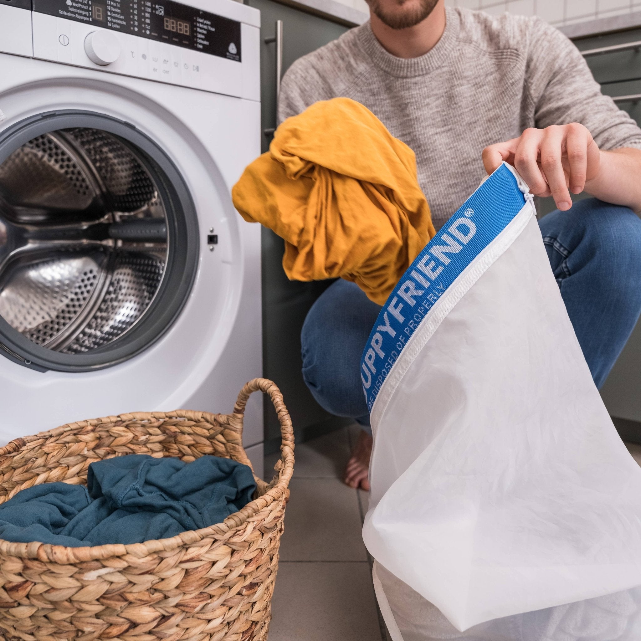 Washing Bag - Sustainable Microfiber Catching Laundry Bag - Free Living Co