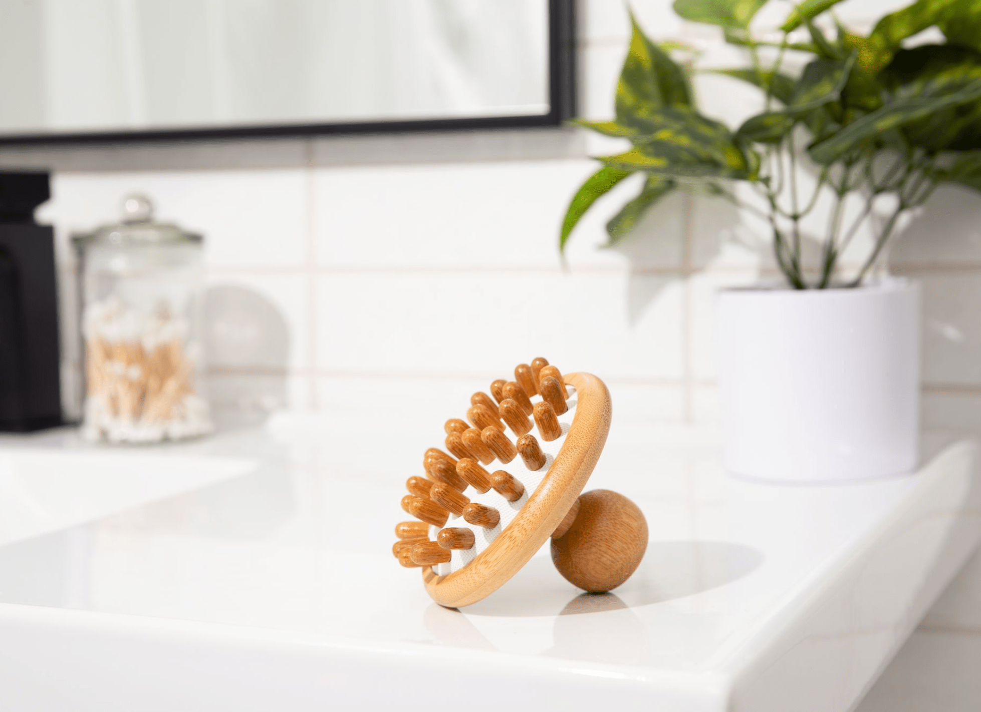 Bamboo Stimulating Scalp Massager - Free Living Co